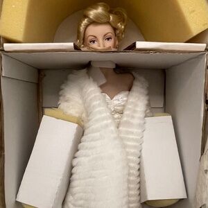 Marilyn Monroe All About Eve / Franklin Mint Porcelain Doll